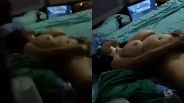 Intip Kakak Cantik Lagi Masturbasi di Kamar poster