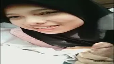 Jilbab Hitam BJ Di Mobil poster