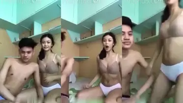 Tante Muda Cantik Pasrah Goyang Kasur Hot poster