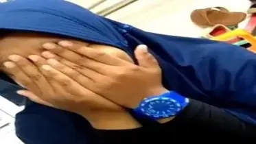 Video Bokep Cewe Perawan Jilbab Biru poster